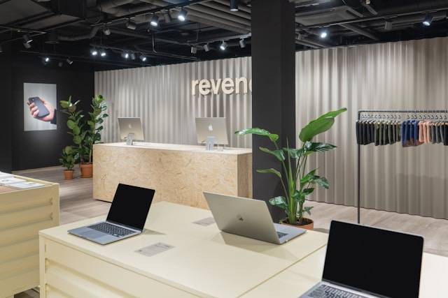 Retail palangkaraya toko laptop