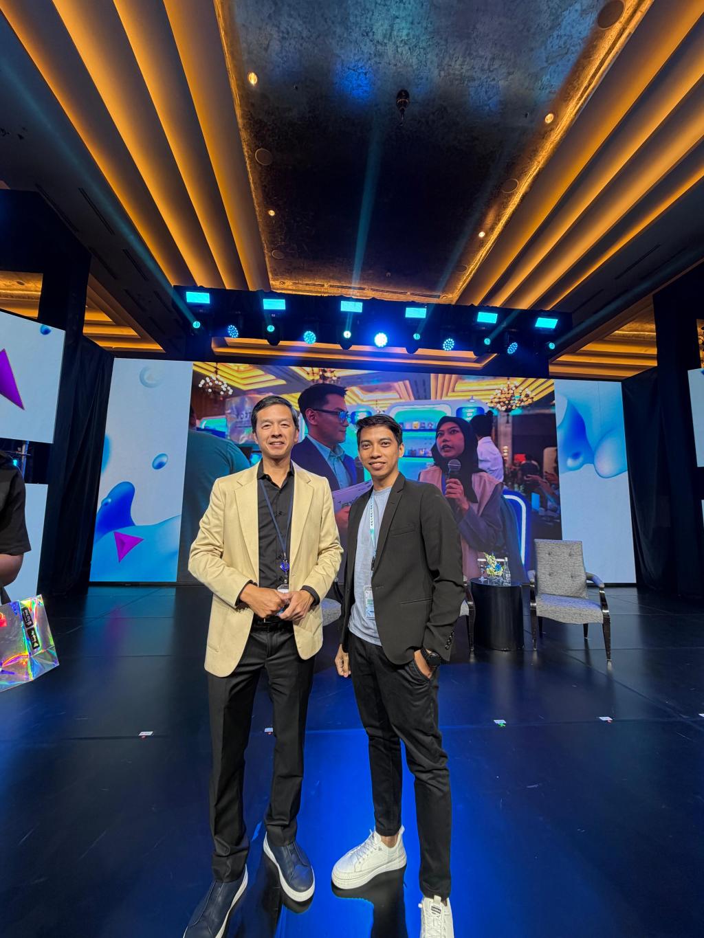 M fris CEO PPL bersama pimpinan BCA pak Armand Hartono